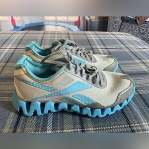 Reebok ZigTech athletic shoes Gray Grey Blue